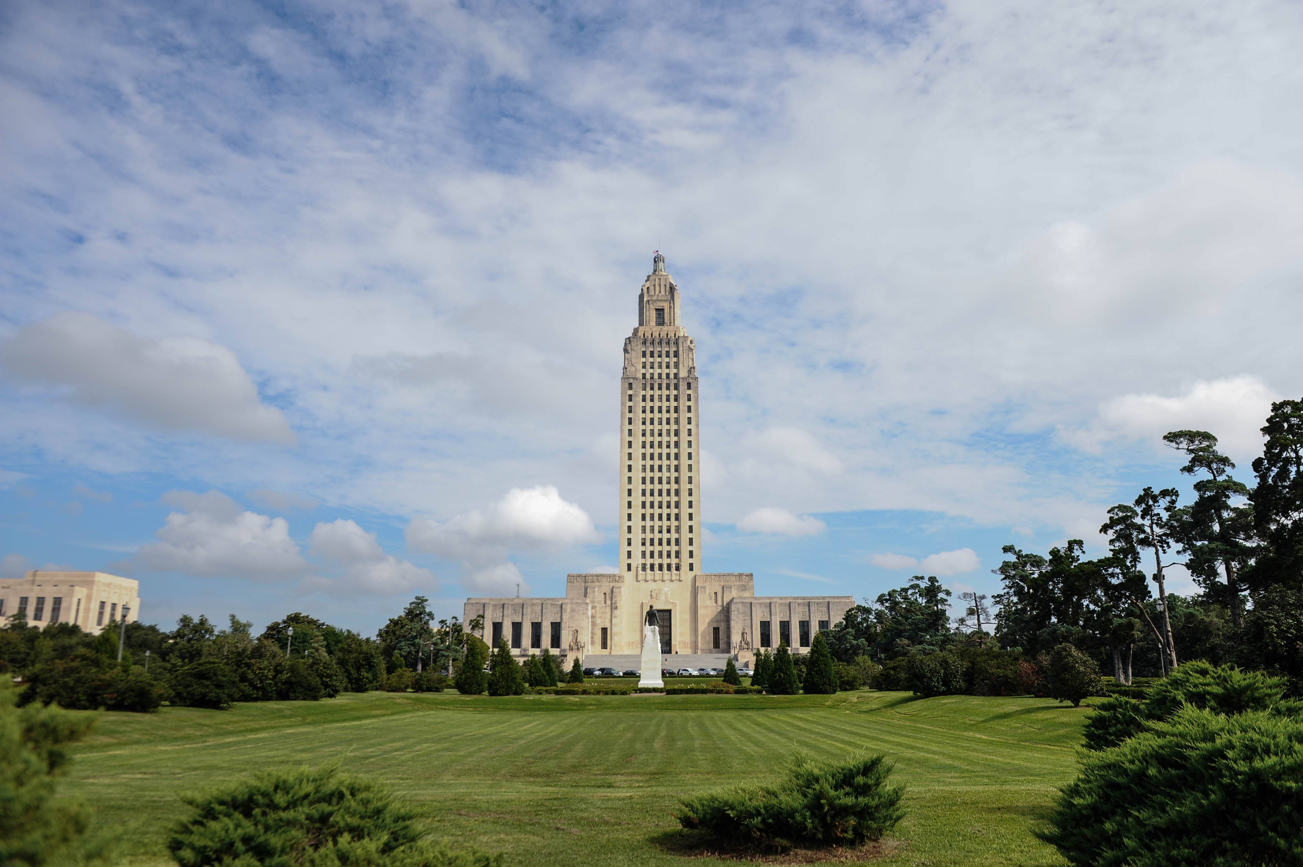 louisiana state capitol and grounds - visit baton rouge photos (4)