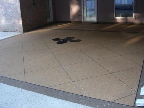 Patio overlay with diamond pattern, solid border, and a Fleur De Lis