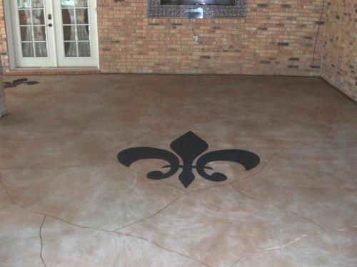Stone pattern with fleur de lis