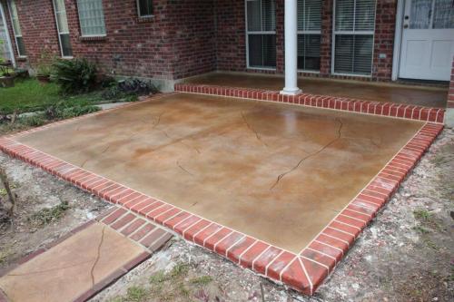 Stone pattern with brick border