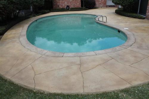 Stone pattern concrete overlay