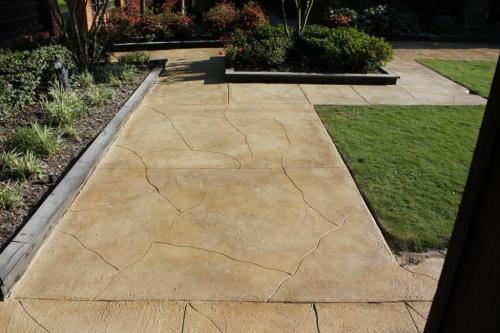 Stone pattern concrete overlay