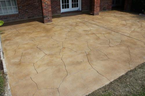 Stone pattern concrete overlay