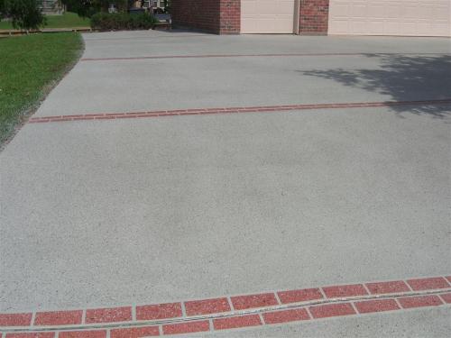 Driveway with brick border and apron