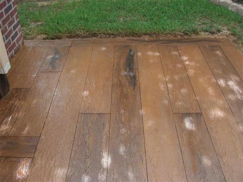 Concrete designed with Wood Look on patio