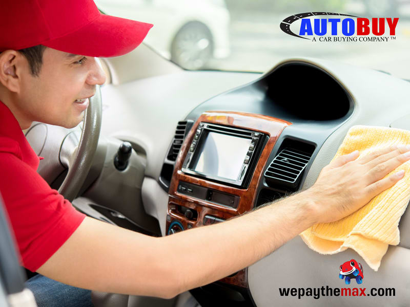 5 Simple Tips to Keep the Interior of Your Car Sparkling Clean