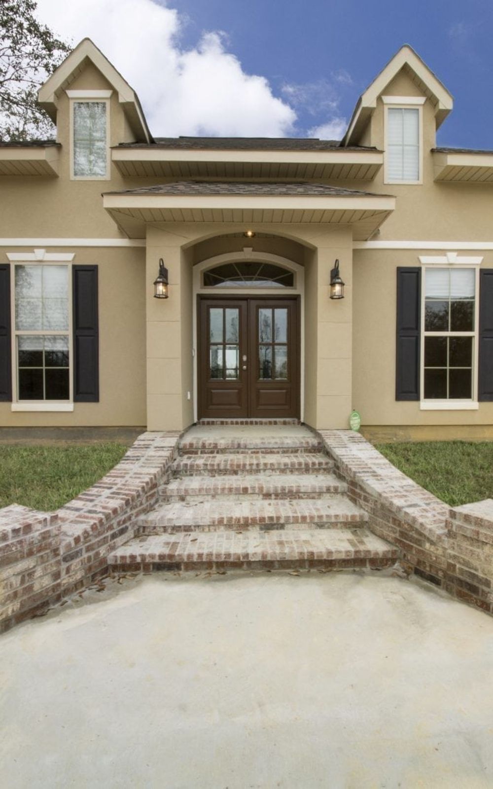 Entrance-and-Steps-744x1116