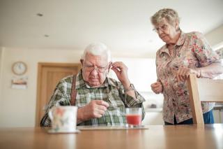 Adjusting to wearing hearing aids