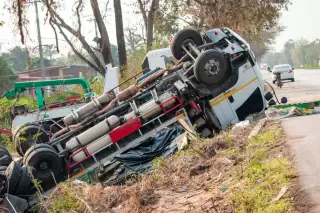big truck rollover accident