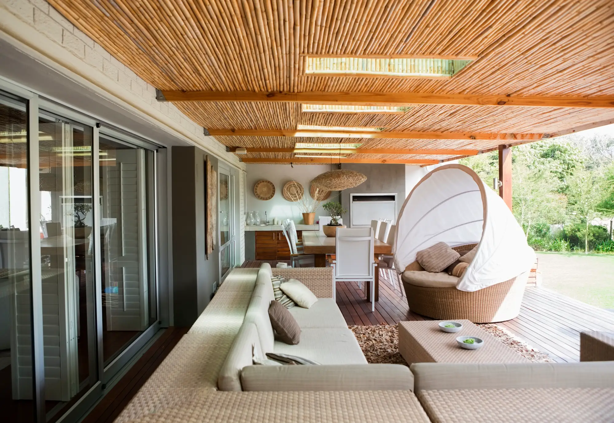 Seamless Indoor–Outdoor Living: Multi-Slide Doors & Porches