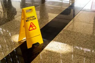Slip and fall attorney Santa Fe wet floor hazard
