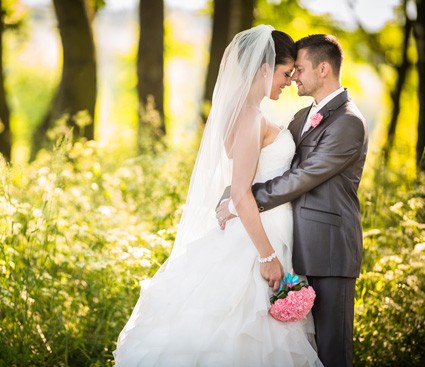 wedding couple in a field
