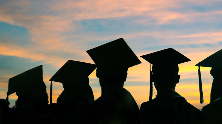 PM_College_Grads_Advice_photo_hdteih